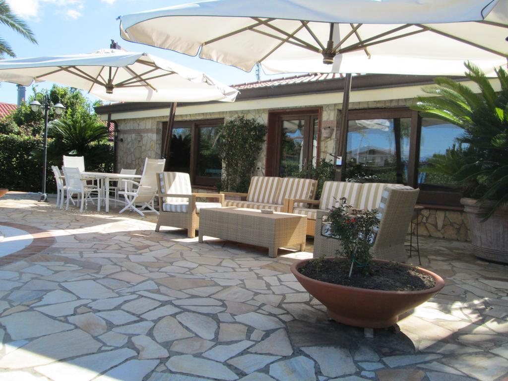 Apartamento Complesso Turistico Ricettivo L'Oasi Del Golfo Di Salerno Battipaglia Exterior foto