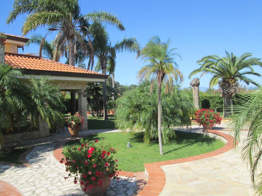 Apartamento Complesso Turistico Ricettivo L'Oasi Del Golfo Di Salerno Battipaglia Exterior foto