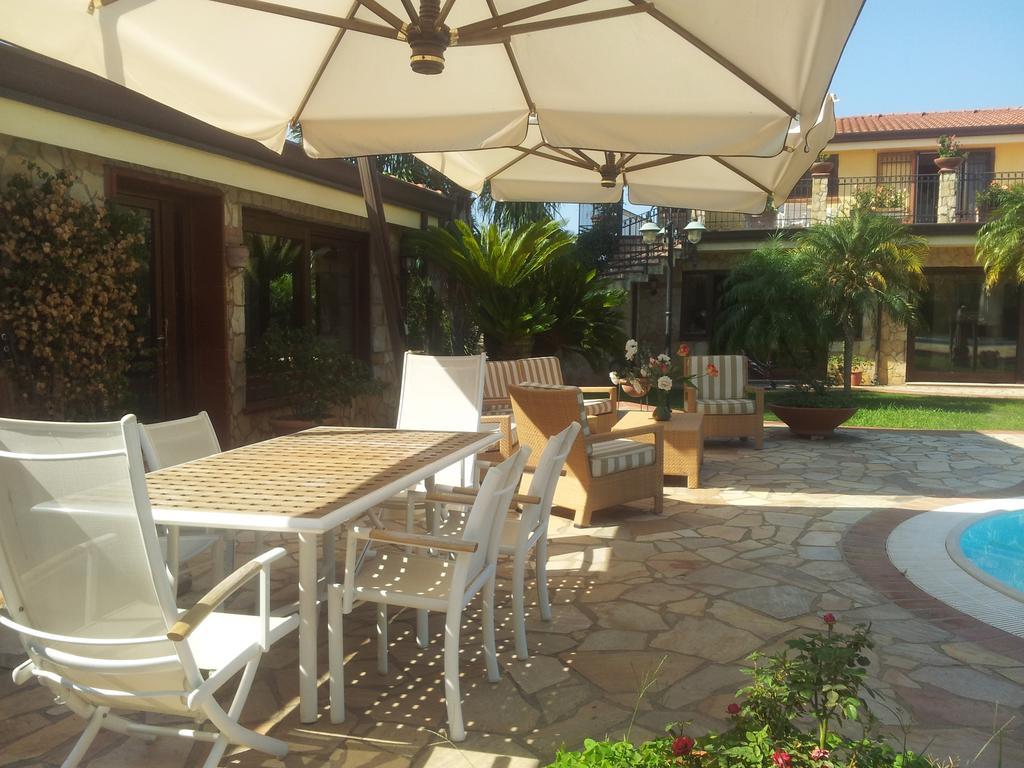 Apartamento Complesso Turistico Ricettivo L'Oasi Del Golfo Di Salerno Battipaglia Exterior foto