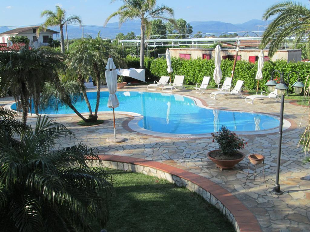 Apartamento Complesso Turistico Ricettivo L'Oasi Del Golfo Di Salerno Battipaglia Exterior foto