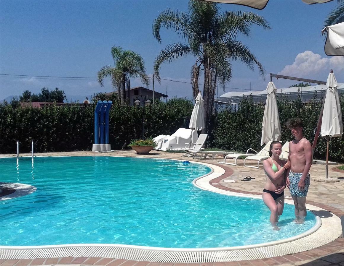 Apartamento Complesso Turistico Ricettivo L'Oasi Del Golfo Di Salerno Battipaglia Exterior foto